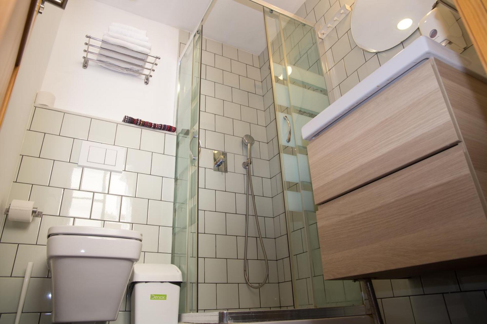 The Nomad Hostel&Pension — Fotos 1
